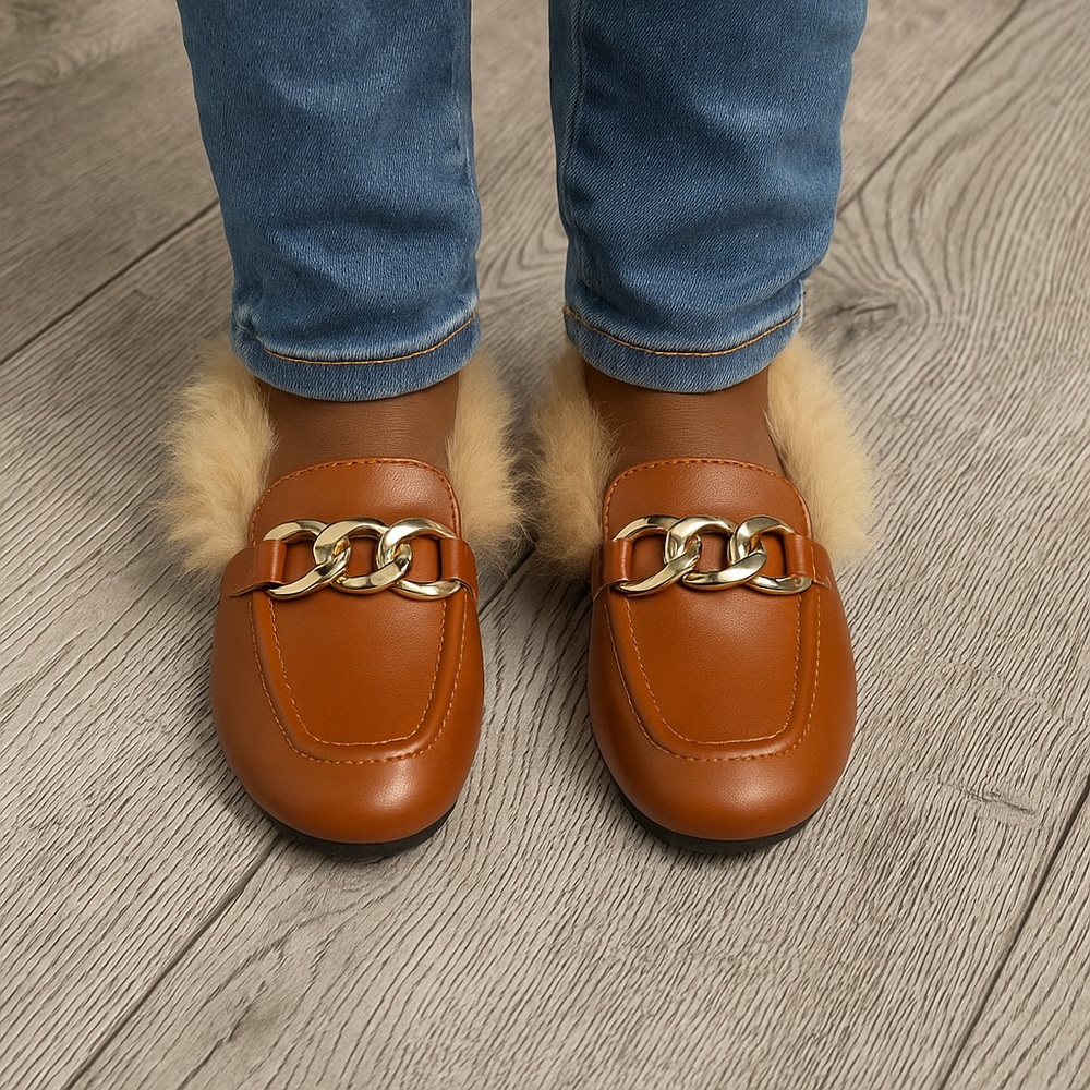 Beige fur kid loafers